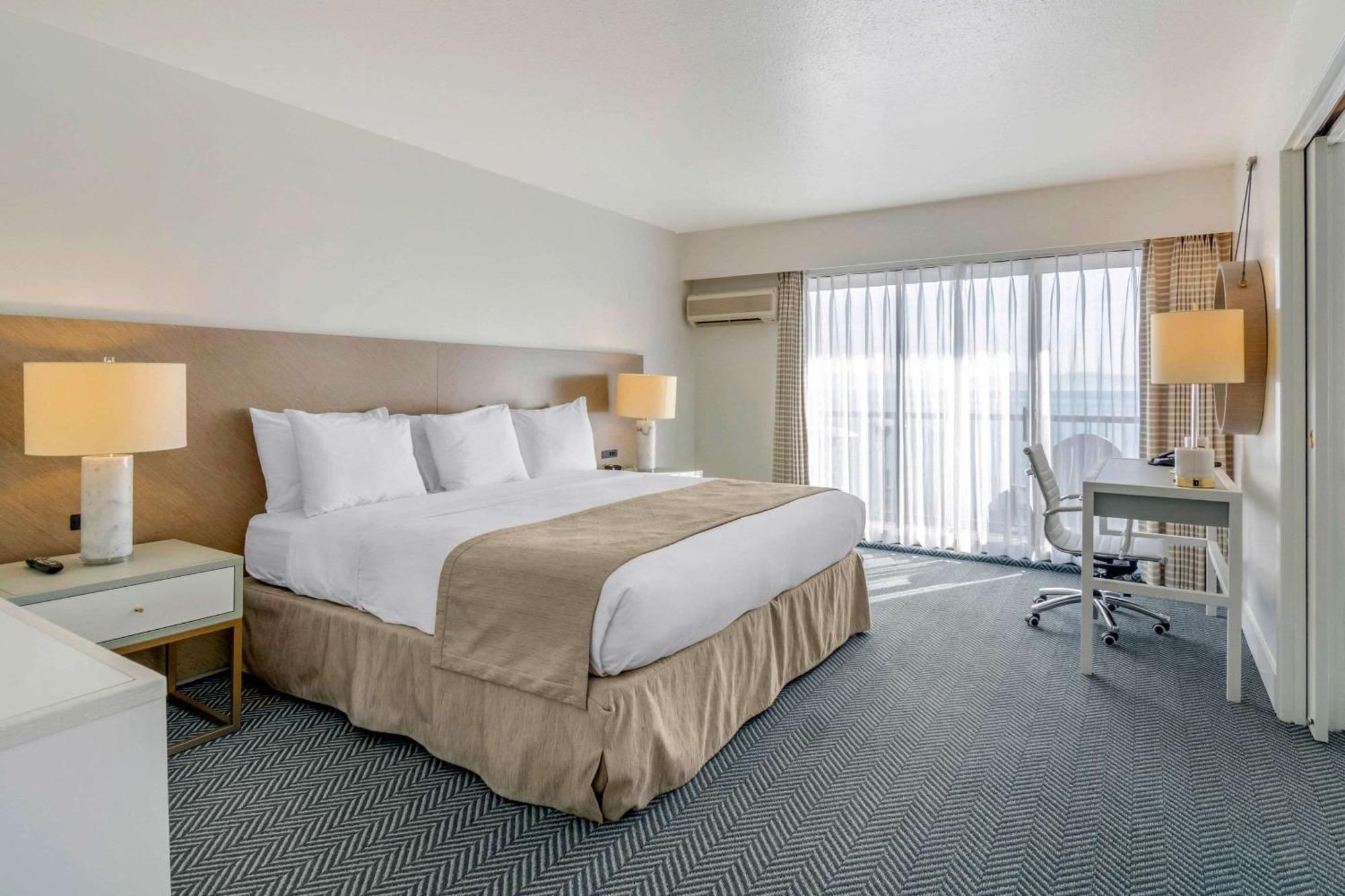 Bayside Oceanfront Resort パークスビル エクステリア 写真